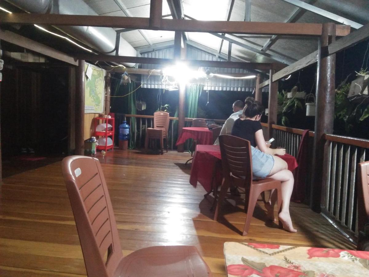 Tran Xuan Homestay Ba Be Village Eksteriør billede